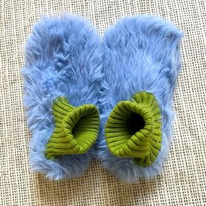 SOLD Verloop Fuzzy Blue Monster winter christmas SOCK SLIPPERS